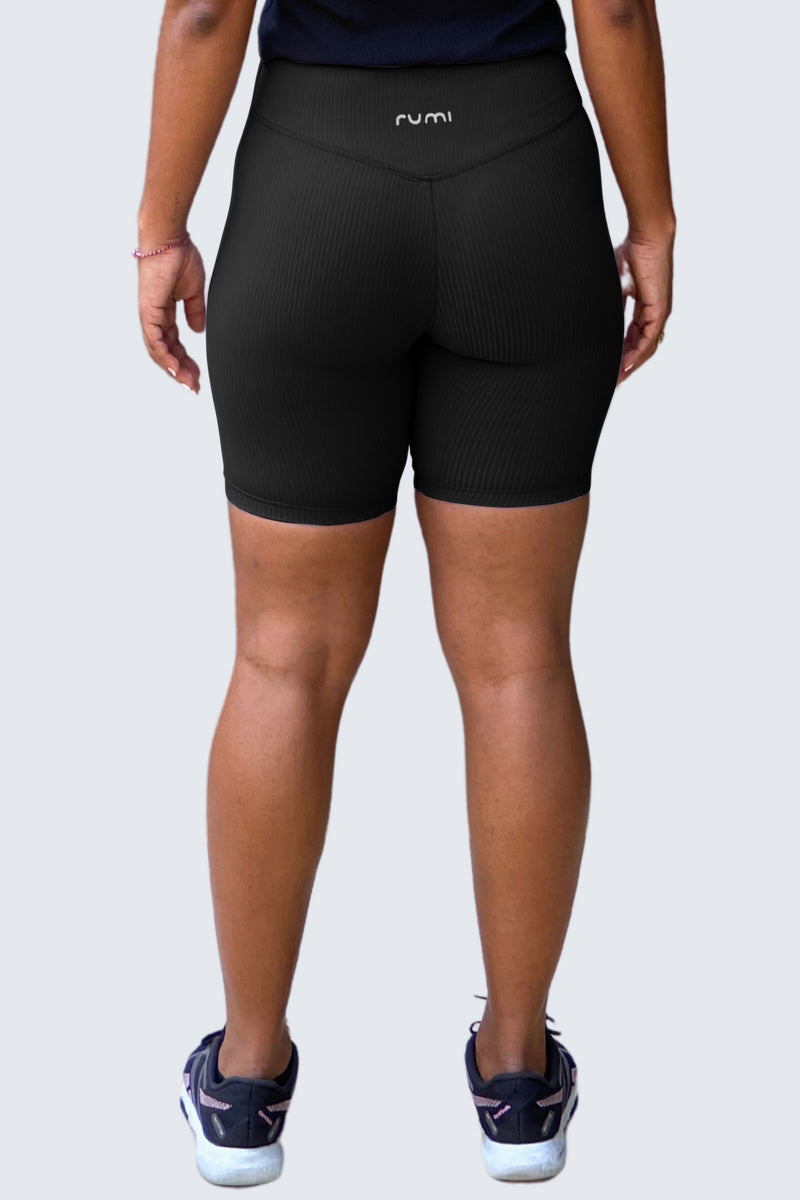 Rumi Earth W SunRib Fit Shorts 8" - Black